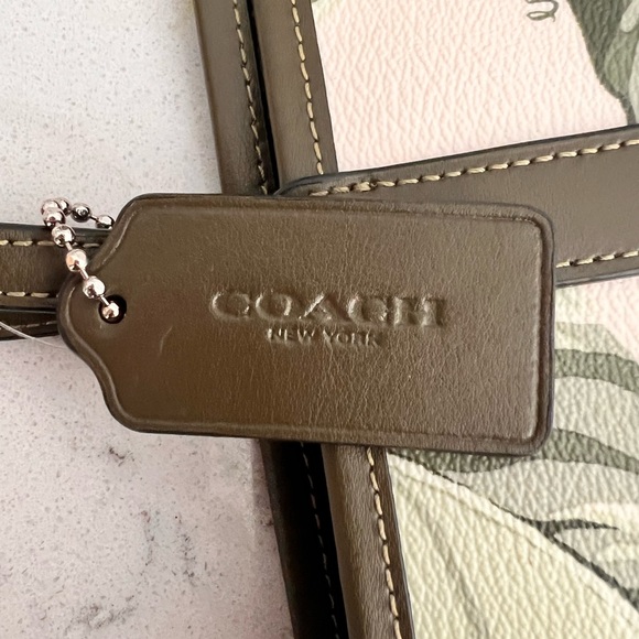 Coach purse - Picture 6 of 7